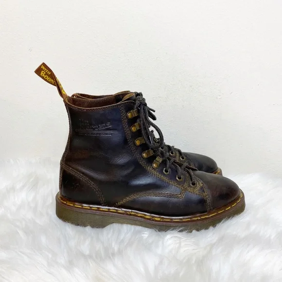 Dr. Martens | Shoes | Vintage Dr Martens Leather Lace Up  display picture 1